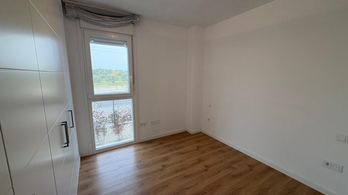 Piso en alquiler en Entrenúcleos (Sevilla)